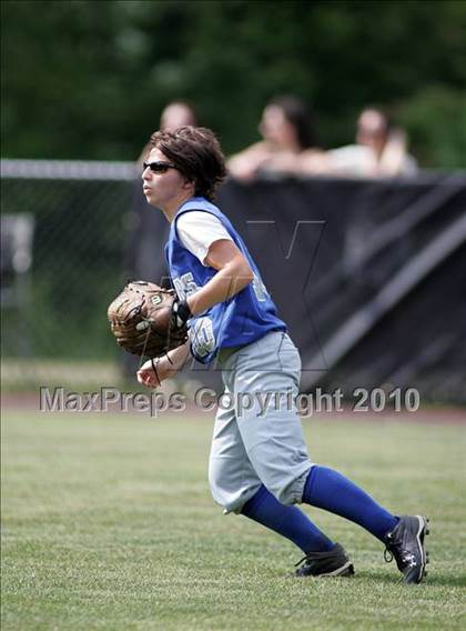 Thumbnail 3 in Pearl River vs. Hendrick Hudson (Section 1 Class A Final) photogallery.