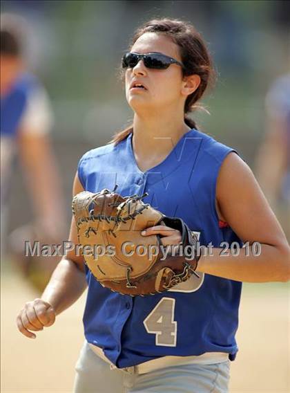 Thumbnail 2 in Pearl River vs. Hendrick Hudson (Section 1 Class A Final) photogallery.