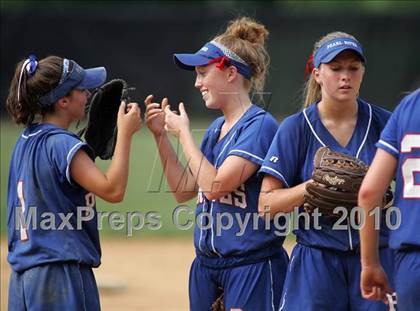 Thumbnail 1 in Pearl River vs. Hendrick Hudson (Section 1 Class A Final) photogallery.