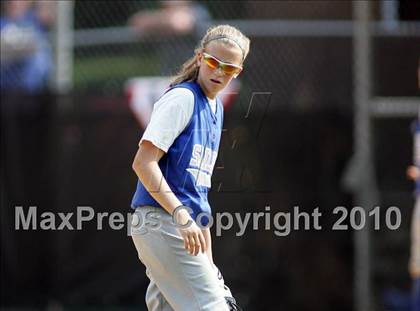 Thumbnail 1 in Pearl River vs. Hendrick Hudson (Section 1 Class A Final) photogallery.