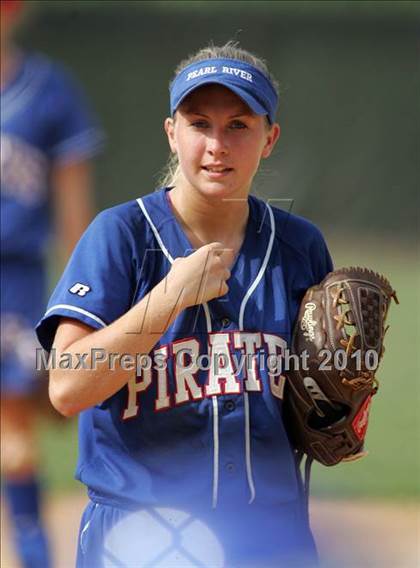 Thumbnail 1 in Pearl River vs. Hendrick Hudson (Section 1 Class A Final) photogallery.