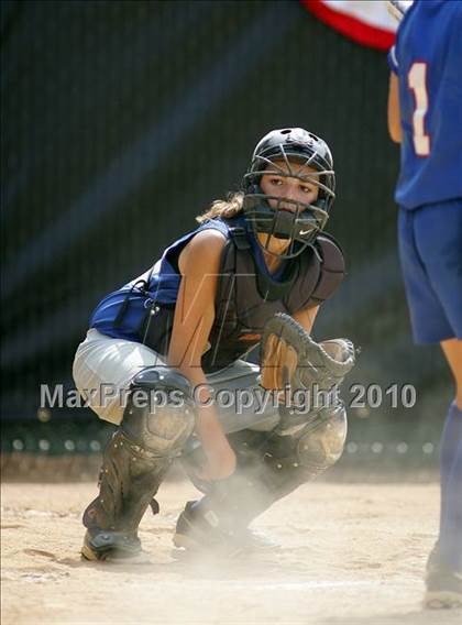 Thumbnail 1 in Pearl River vs. Hendrick Hudson (Section 1 Class A Final) photogallery.