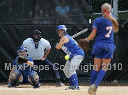 Thumbnail 2 in Pearl River vs. Hendrick Hudson (Section 1 Class A Final) photogallery.