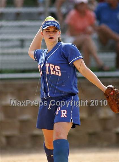 Thumbnail 1 in Pearl River vs. Hendrick Hudson (Section 1 Class A Final) photogallery.