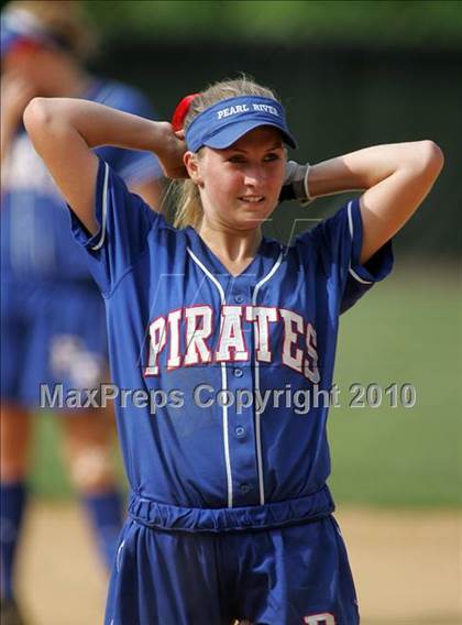 Thumbnail 3 in Pearl River vs. Hendrick Hudson (Section 1 Class A Final) photogallery.