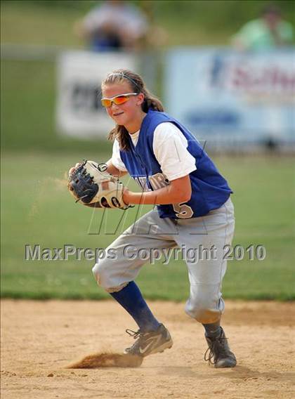 Thumbnail 3 in Pearl River vs. Hendrick Hudson (Section 1 Class A Final) photogallery.