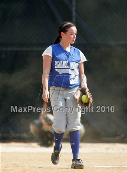 Thumbnail 3 in Pearl River vs. Hendrick Hudson (Section 1 Class A Final) photogallery.