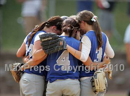 Thumbnail 2 in Pearl River vs. Hendrick Hudson (Section 1 Class A Final) photogallery.