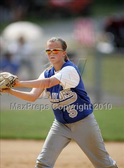 Thumbnail 1 in Pearl River vs. Hendrick Hudson (Section 1 Class A Final) photogallery.