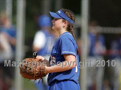 Thumbnail 1 in Pearl River vs. Hendrick Hudson (Section 1 Class A Final) photogallery.