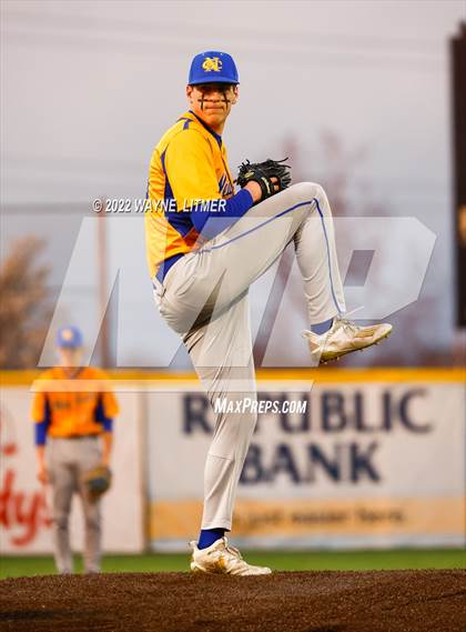 Thumbnail 2 in Beechwood vs Newport Central Catholic (All A Classic) photogallery.
