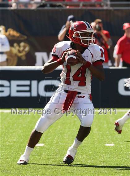 Thumbnail 1 in Wayne vs. McKinley (Kirk Herbstreit National Kickoff Classic) photogallery.