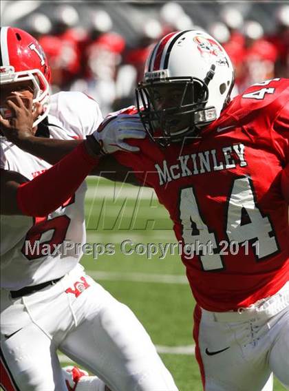 Thumbnail 2 in Wayne vs. McKinley (Kirk Herbstreit National Kickoff Classic) photogallery.