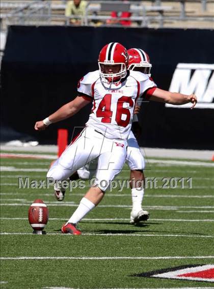 Thumbnail 1 in Wayne vs. McKinley (Kirk Herbstreit National Kickoff Classic) photogallery.