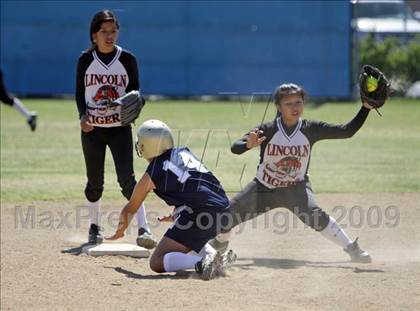 Thumbnail 3 in Lincoln vs. Birmingham (Valley Classic) photogallery.