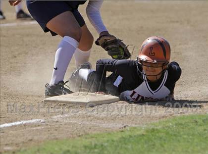 Thumbnail 3 in Lincoln vs. Birmingham (Valley Classic) photogallery.