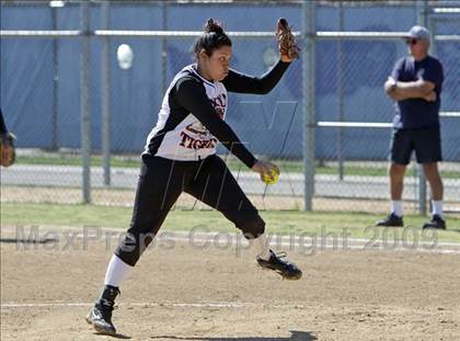 Thumbnail 2 in Lincoln vs. Birmingham (Valley Classic) photogallery.