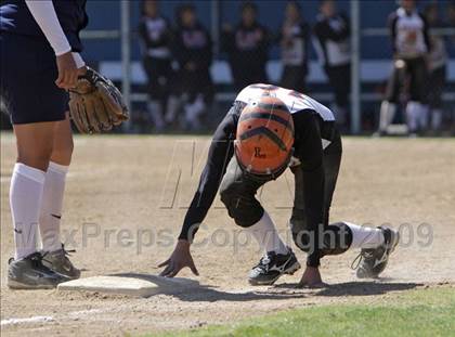 Thumbnail 1 in Lincoln vs. Birmingham (Valley Classic) photogallery.