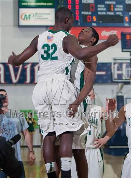 Thumbnail 2 in De La Salle vs. San Ramon Valley (CIF NCS Playoffs) photogallery.