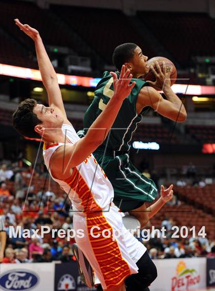 Thumbnail 2 in Long Beach Poly vs. Mission Viejo (CIF SS 1AA Final) photogallery.