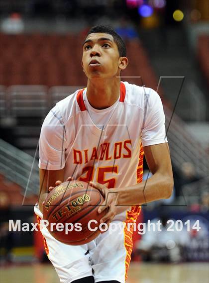 Thumbnail 3 in Long Beach Poly vs. Mission Viejo (CIF SS 1AA Final) photogallery.