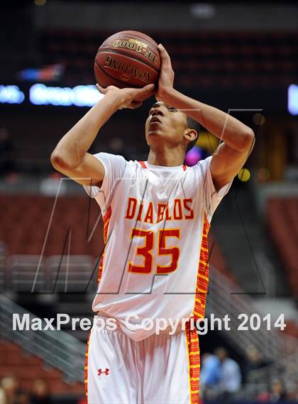Thumbnail 1 in Long Beach Poly vs. Mission Viejo (CIF SS 1AA Final) photogallery.