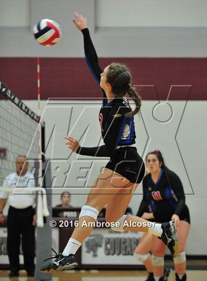 Thumbnail 2 in Fort Bend Austin vs. Oak Ridge (NIKE Invtational Tournament) photogallery.