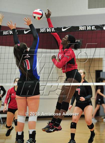 Thumbnail 3 in Fort Bend Austin vs. Oak Ridge (NIKE Invtational Tournament) photogallery.