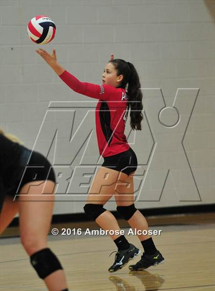 Thumbnail 2 in Fort Bend Austin vs. Oak Ridge (NIKE Invtational Tournament) photogallery.