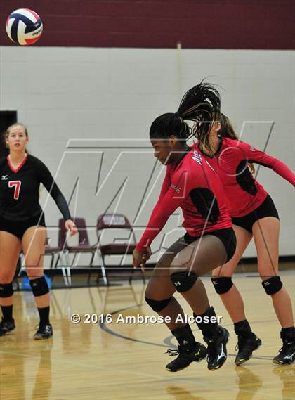 Thumbnail 2 in Fort Bend Austin vs. Oak Ridge (NIKE Invtational Tournament) photogallery.