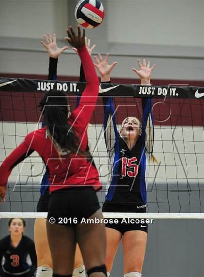 Thumbnail 1 in Fort Bend Austin vs. Oak Ridge (NIKE Invtational Tournament) photogallery.