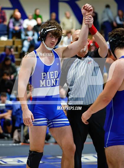Thumbnail 2 in GIAA Traditional State Consolation Rounds photogallery.