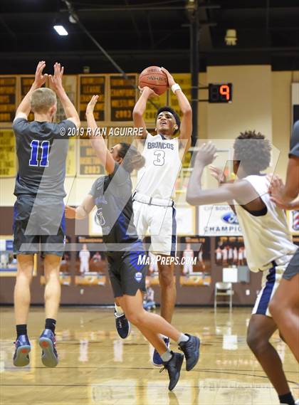 Thumbnail 1 in Temescal Canyon vs. Vista Murrieta (Jared Mandeville Memorial Classic) photogallery.