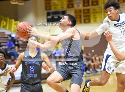 Thumbnail 2 in Temescal Canyon vs. Vista Murrieta (Jared Mandeville Memorial Classic) photogallery.