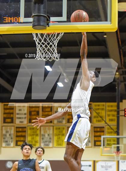 Thumbnail 2 in Temescal Canyon vs. Vista Murrieta (Jared Mandeville Memorial Classic) photogallery.
