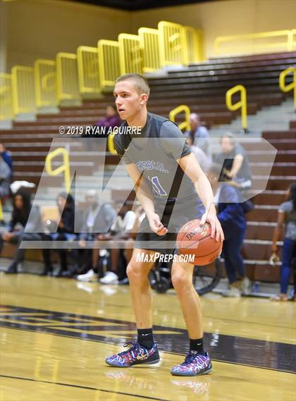 Thumbnail 1 in Temescal Canyon vs. Vista Murrieta (Jared Mandeville Memorial Classic) photogallery.