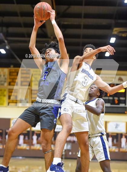 Thumbnail 1 in Temescal Canyon vs. Vista Murrieta (Jared Mandeville Memorial Classic) photogallery.