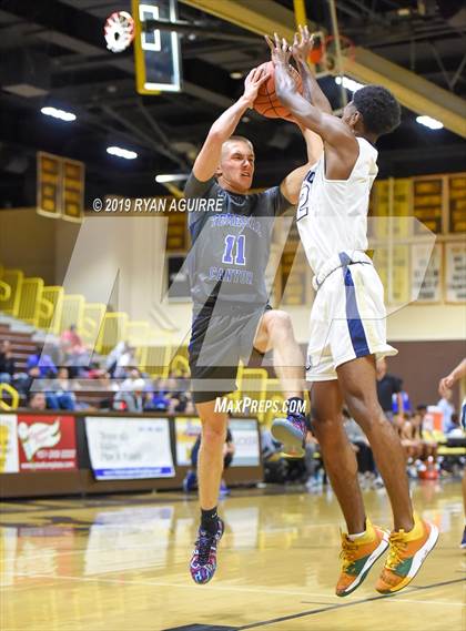 Thumbnail 3 in Temescal Canyon vs. Vista Murrieta (Jared Mandeville Memorial Classic) photogallery.