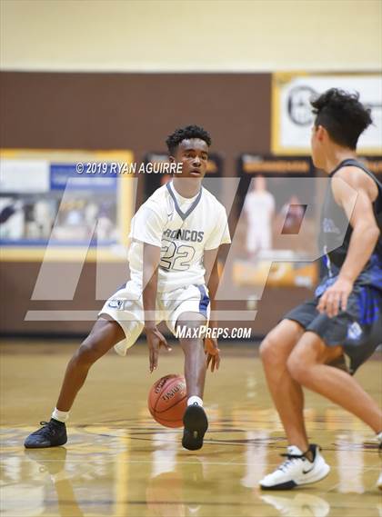 Thumbnail 3 in Temescal Canyon vs. Vista Murrieta (Jared Mandeville Memorial Classic) photogallery.