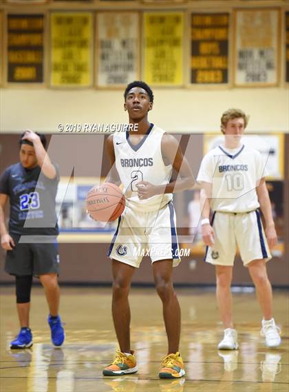 Thumbnail 3 in Temescal Canyon vs. Vista Murrieta (Jared Mandeville Memorial Classic) photogallery.