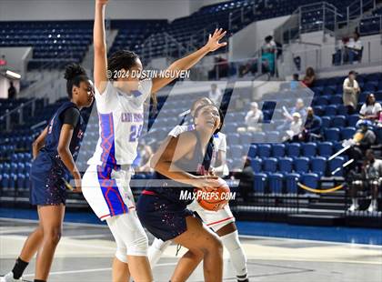 Thumbnail 3 in King vs. Dawson (RCS Sports Kickoff Classic) photogallery.