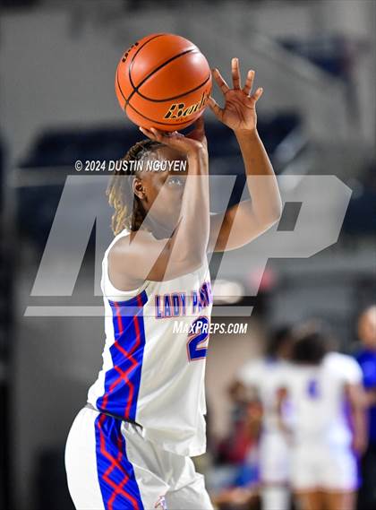 Thumbnail 1 in King vs. Dawson (RCS Sports Kickoff Classic) photogallery.