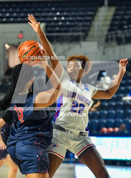 Thumbnail 3 in King vs. Dawson (RCS Sports Kickoff Classic) photogallery.