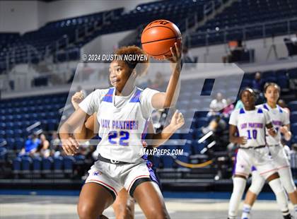 Thumbnail 3 in King vs. Dawson (RCS Sports Kickoff Classic) photogallery.