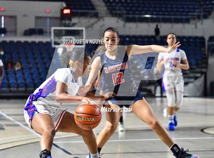Thumbnail 2 in King vs. Dawson (RCS Sports Kickoff Classic) photogallery.