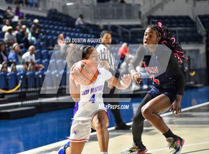 Thumbnail 3 in King vs. Dawson (RCS Sports Kickoff Classic) photogallery.