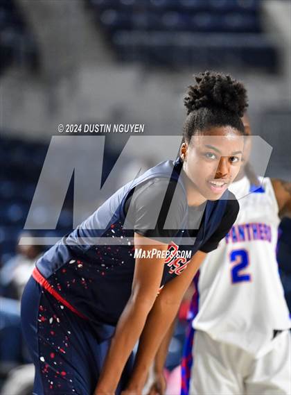 Thumbnail 2 in King vs. Dawson (RCS Sports Kickoff Classic) photogallery.