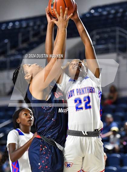Thumbnail 2 in King vs. Dawson (RCS Sports Kickoff Classic) photogallery.