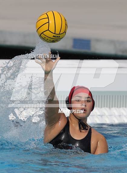 Thumbnail 3 in Mater Dei vs. Orange Lutheran (CIF SoCal Regional Division 1 Final) photogallery.