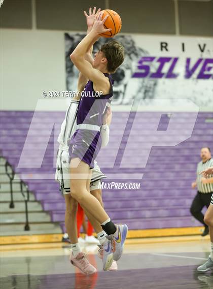 Thumbnail 2 in Desert Hills vs. Tooele (Riverton Holiday Tournament) photogallery.